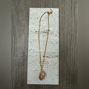 Shell Pendant Necklace